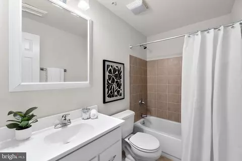 Bath - 3638 Islington St, Frederick, MD 21704 photo 3 of 3
