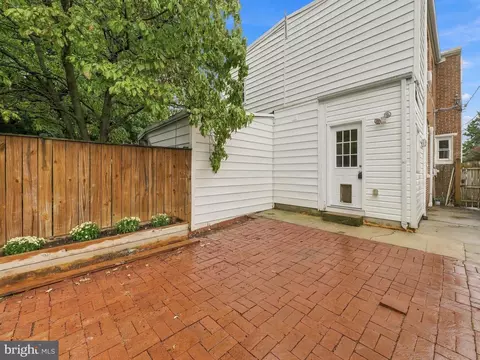 Exterior - 225 Dill Ave, Frederick, MD 21701 photo 7 of 11
