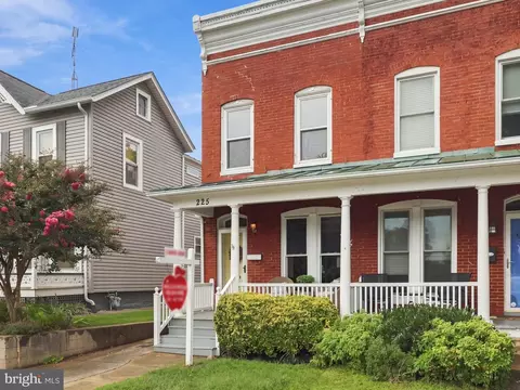 Exterior - 225 Dill Ave, Frederick, MD 21701 photo 2 of 11