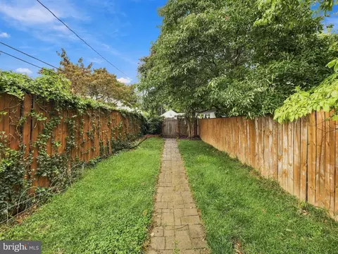 Exterior - 225 Dill Ave, Frederick, MD 21701 photo 6 of 11