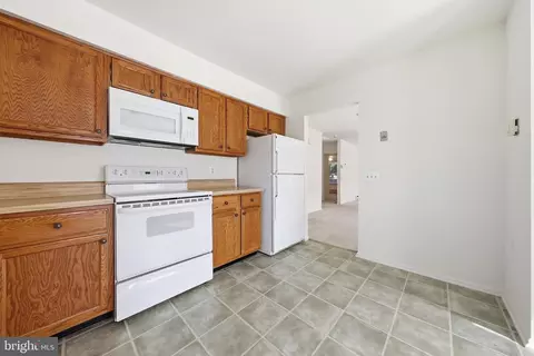 Entry Way - 5746 Box Elder Ct, Frederick, MD 21703 photo 3 of 7
