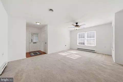 Living - 5746 Box Elder Ct, Frederick, MD 21703 photo 4 of 7