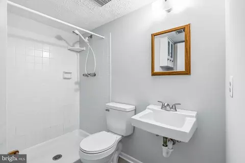 Bath - 1807 Rustic Hill Ct, Frederick, MD 21702 photo 3 of 3