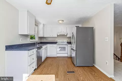Kitchen - 1807 Rustic Hill Ct, Frederick, MD 21702 photo 2 of 4