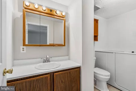 Bath - 1807 Rustic Hill Ct, Frederick, MD 21702 photo 1 of 3