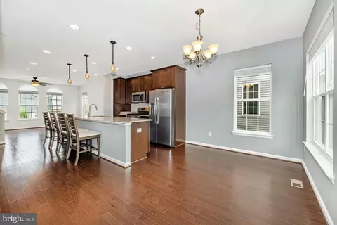 Entry Way - 5961 Whelan Ln, Frederick, MD 21703 photo 4 of 9