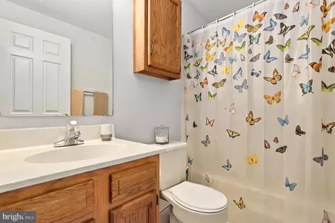 Bath - 7992 Windsail Ct, Frederick, MD 21701 photo 1 of 3