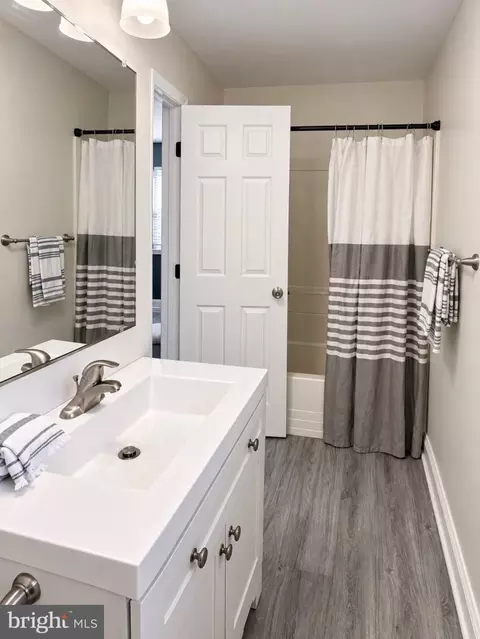 Bath - 420 Carrollton Dr, Frederick, MD 21701 photo 2 of 3