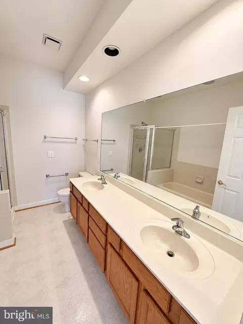 Bath - 108 Charleston Ln, Frederick, MD 21702 photo 2 of 3