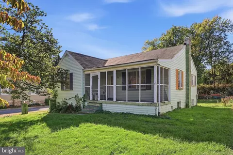 Exterior - 7906 Wormans Mill Rd, Frederick, MD 21701 photo 3 of 10