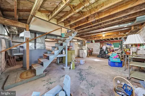 Entry Way - 7906 Wormans Mill Rd, Frederick, MD 21701 photo 6 of 8