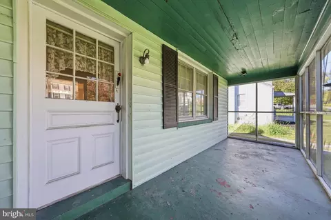 Exterior - 7906 Wormans Mill Rd, Frederick, MD 21701 photo 4 of 10