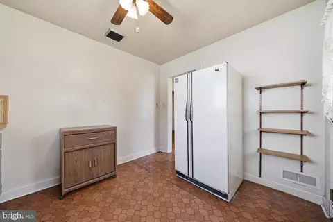 Entry Way - 7906 Wormans Mill Rd, Frederick, MD 21701 photo 3 of 8