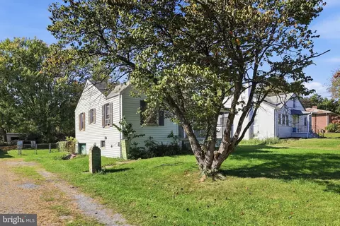 Exterior - 7906 Wormans Mill Rd, Frederick, MD 21701 photo 2 of 10