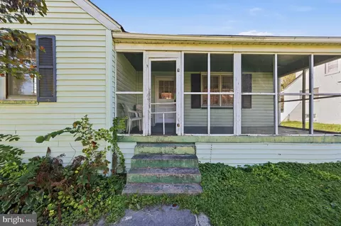 Exterior - 7906 Wormans Mill Rd, Frederick, MD 21701 photo 7 of 10