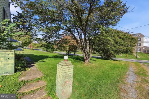 Exterior - 7906 Wormans Mill Rd, Frederick, MD 21701 photo 8 of 10