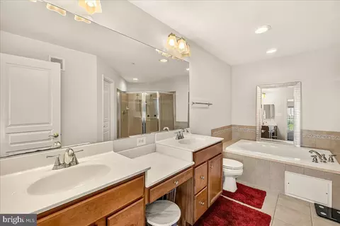 Bath - 1794 B Poolside Way #24-B, Frederick, MD 21701 photo 1 of 3
