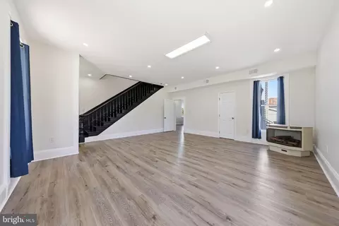 Living - 9536 Liberty Rd, Frederick, MD 21701 photo 6 of 7