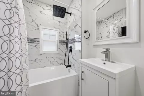 Bath - 9536 Liberty Rd, Frederick, MD 21701 photo 3 of 4