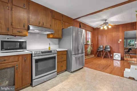 Kitchen - 618 Wilson Pl, Frederick, MD 21702 photo 2 of 2