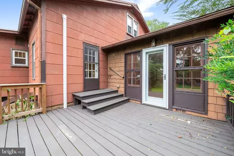 Exterior - 618 Wilson Pl, Frederick, MD 21702 photo 5 of 8