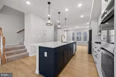 Entry Way - 402 Matlock Ln, Frederick, MD 21701 photo 10 of 19