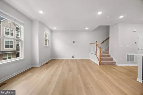 Living - 402 Matlock Ln, Frederick, MD 21701 photo 3 of 5