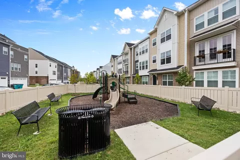 Exterior - 402 Matlock Ln, Frederick, MD 21701 photo 14 of 14