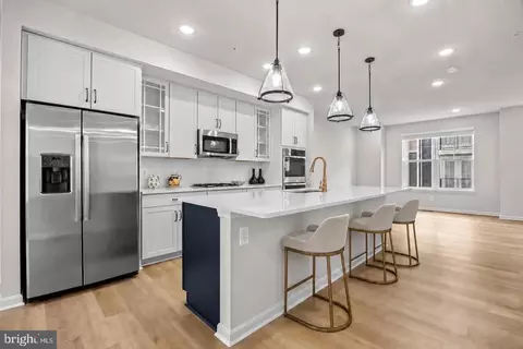 402 Matlock Ln, Frederick, MD 21701