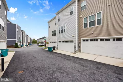 Exterior - 402 Matlock Ln, Frederick, MD 21701 photo 4 of 14