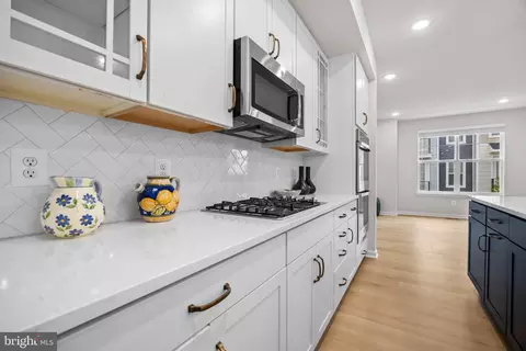 Kitchen - 402 Matlock Ln, Frederick, MD 21701 photo 3 of 6