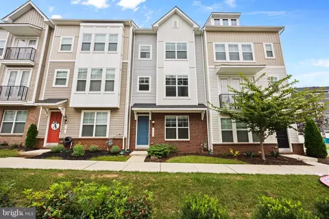 Exterior - 402 Matlock Ln, Frederick, MD 21701 photo 3 of 14