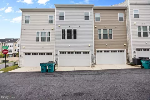 Exterior - 402 Matlock Ln, Frederick, MD 21701 photo 5 of 14
