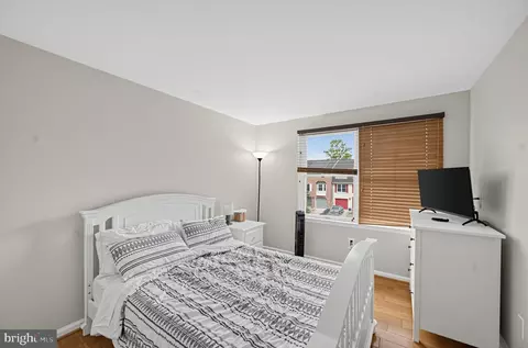 Bedroom - 8006 Broken Reed Ct, Frederick, MD 21701 photo 2 of 4
