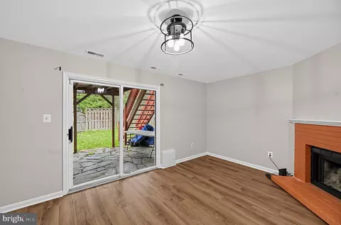 Living - 8006 Broken Reed Ct, Frederick, MD 21701 photo 2 of 3
