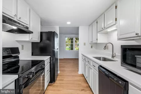 Kitchen - 6745 Brace Ct, Frederick, MD 21703 photo 4 of 5