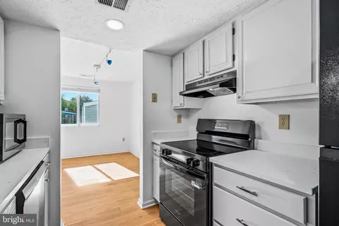 Kitchen - 6745 Brace Ct, Frederick, MD 21703 photo 3 of 5