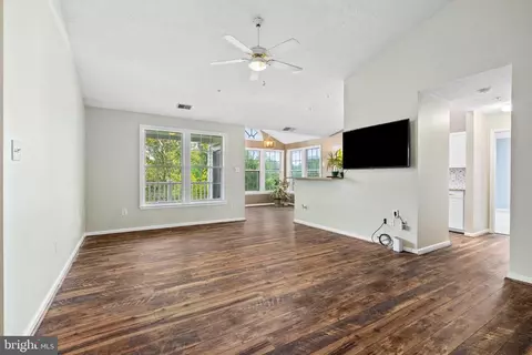 Living - 905 Blue Leaf Apt 7 3c Court Apt 7 3c Ct #7 3C, Frederick, MD 21701 photo 1 of 2