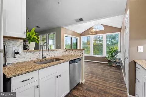 Kitchen - 905 Blue Leaf Apt 7 3c Court Apt 7 3c Ct #7 3C, Frederick, MD 21701 photo 4 of 5