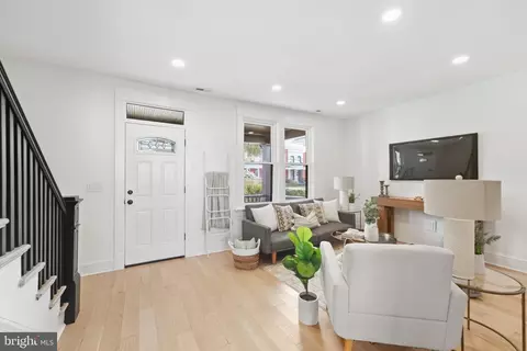 Entry Way - 29 E Seventh St, Frederick, MD 21701 photo 1 of 5