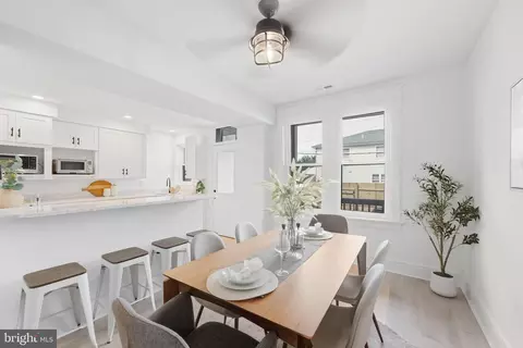 Dining - 29 E Seventh St, Frederick, MD 21701 photo 2 of 3