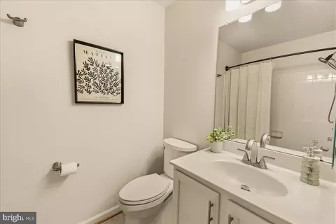 Bath - 3708 Sprigg St N, Frederick, MD 21704 photo 5 of 7