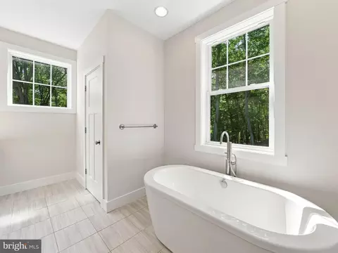 Bath - 8106 Mojave Ct, Frederick, MD 21702 photo 3 of 5