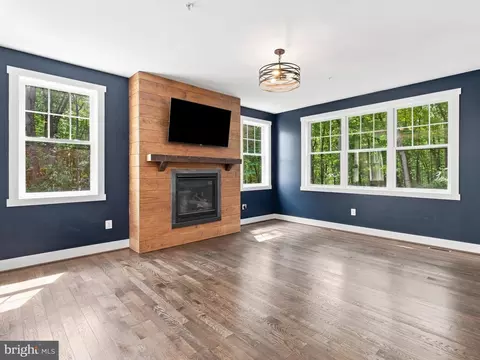 Living - 8106 Mojave Ct, Frederick, MD 21702 photo 3 of 5