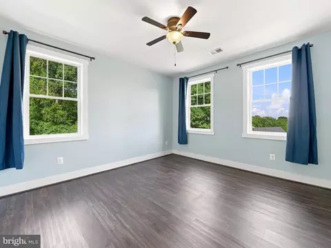 Bedroom - 8106 Mojave Ct, Frederick, MD 21702 photo 5 of 6