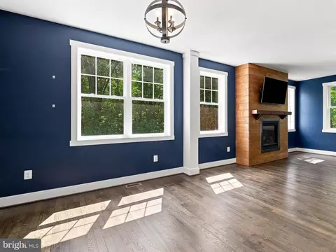 Living - 8106 Mojave Ct, Frederick, MD 21702 photo 5 of 5