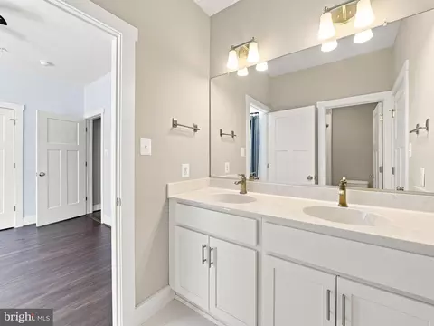 Bath - 8106 Mojave Ct, Frederick, MD 21702 photo 4 of 5