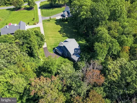 View/Area - 8106 Mojave Ct, Frederick, MD 21702 photo 6 of 8
