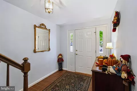 Entry Way - 8012 Broken Reed Ct, Frederick, MD 21701 photo 4 of 6