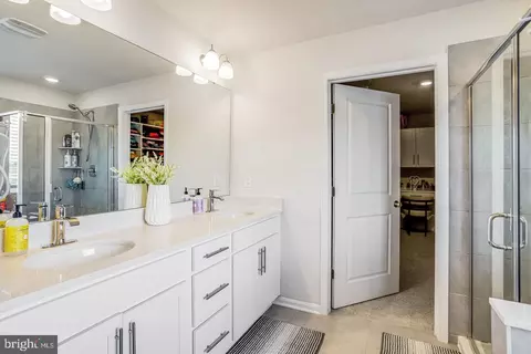 Entry Way - 504 Carroll Walk Ave, Frederick, MD 21701 photo 16 of 17
